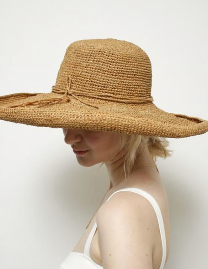 Coastal Bloom – Handmade Raffia Hat