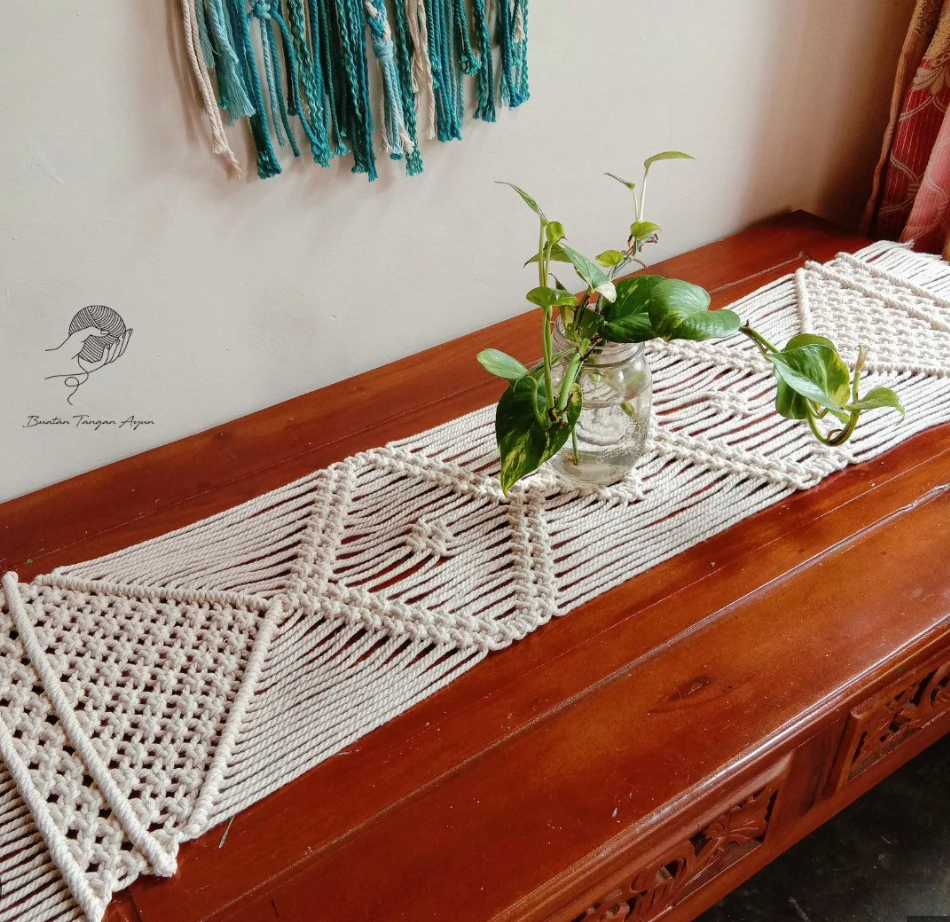 ThreadTrail – Handmade Table Runner