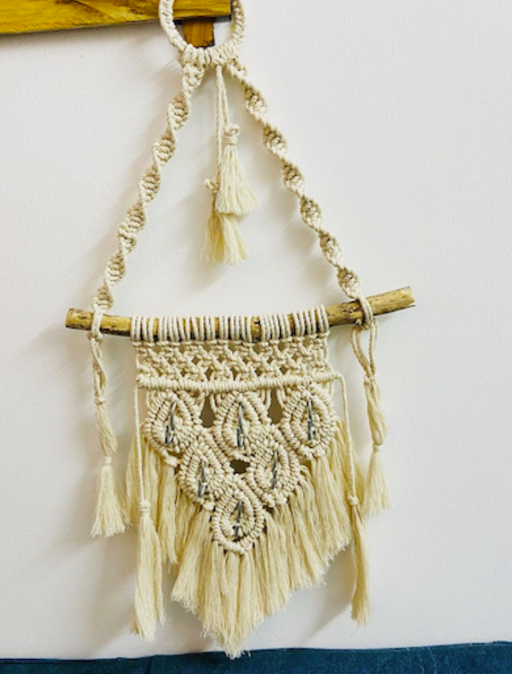 KeyNest – Handmade Wooden Key Stand